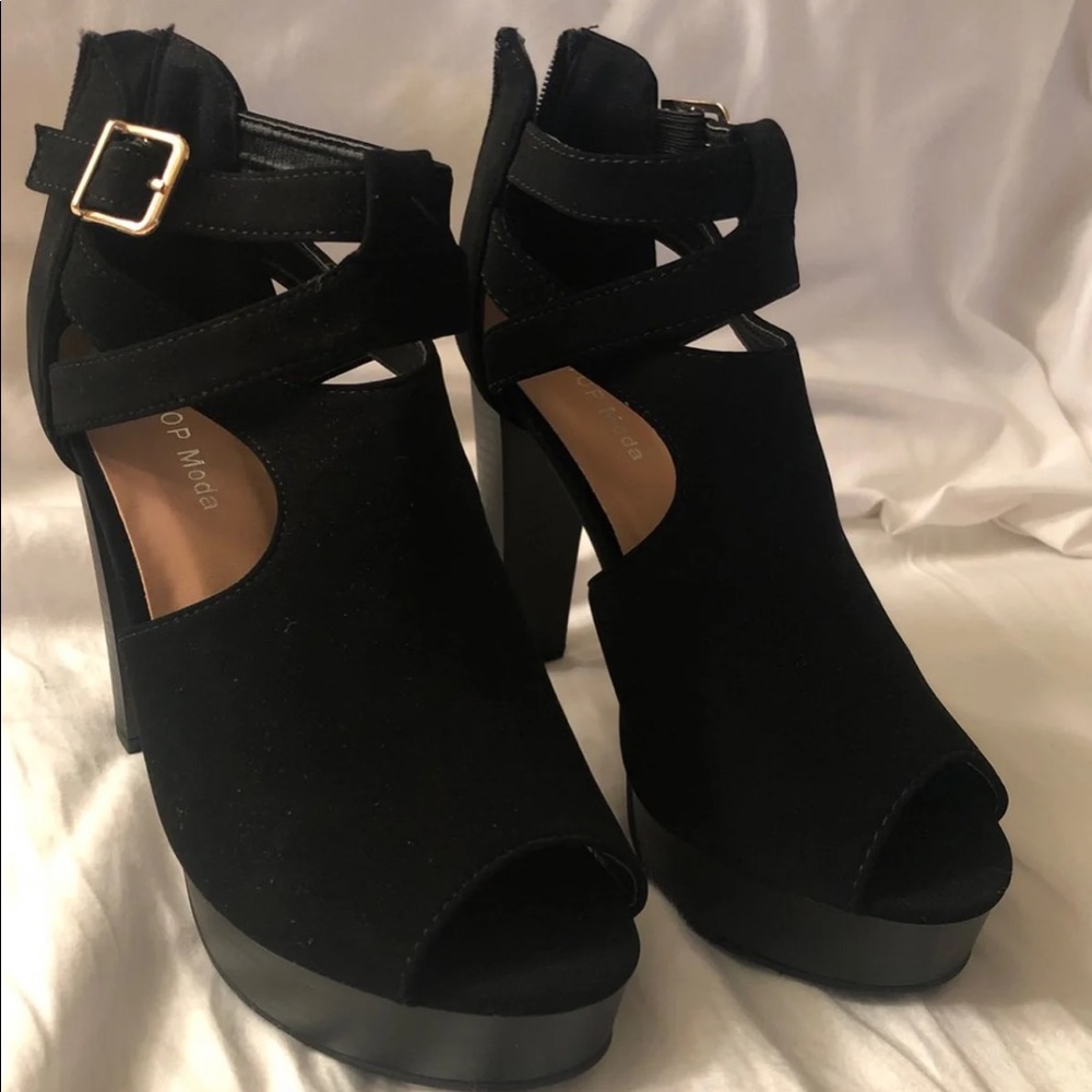 Black heels - Picture 4 of 5
